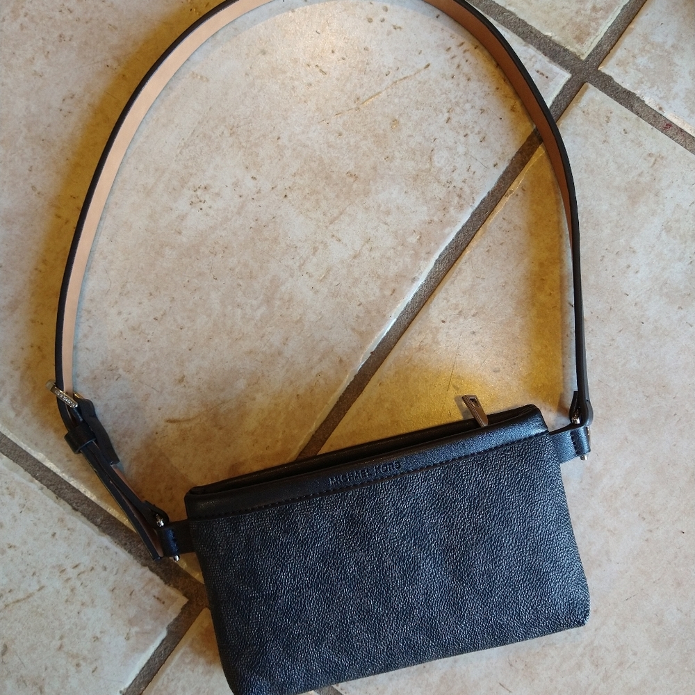 Michael Kors body bag